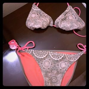 Like new women’s bikini-s top m bottoms